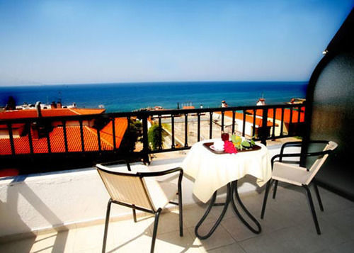 Coralli Holidays Loutra  Екстер'єр фото